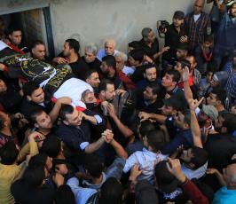  تشييع جثامين شهداء سرايا القدس وكتائب القسام في البريج ودير البلح والقرارة وخانيونس (24)