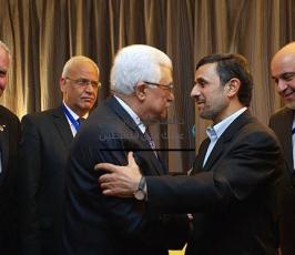 الرئيس الفلسطيني محمود عباس يلتقي بالرئيس الإيراني أحمدي نجاد بالقاهرة