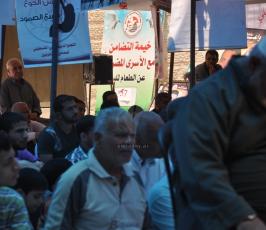  صلاة الجمعة أمام الصليب الأحمر بغزة
