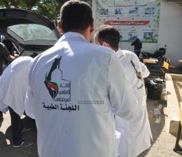 الجهاد تنظم لجان طبية لتقديم الفحوصات والأدوية للمشردين في مراكز الإيواء
