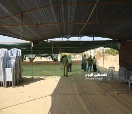 استعدادات لإتمام الترتيبات الخاصة بعزاء الدكتور رمضان شلح بساحة الكتيبة بغزة (2).JPG