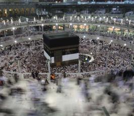 حجاج بيت الله يستعدون للوقوف بعرفة