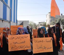 بالصور:في ذكرى يوم الأرض.. غزيون يزرعون الأشجار على الحدود