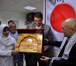 السفير اليابانى يزور قسم الحضانة في مجمع الشفاء الطبي ‫(185933472)‬ ‫‬