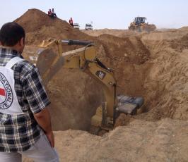  تواصل عمليات البحث عن شهداء نفق خانيونس