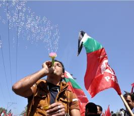 بالصور:في فلسطين.. العمال يحتفلون بيومهم العالمي على طريقتهم الخاصة