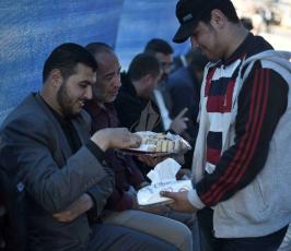  خيمة لإستقبال المهنئين بالافراج عن المحررة لينا الجربونى ‫(39977483)‬ ‫‬