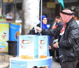 جانب من حملة التبرعات لاهالي القدس في بيت لحم ‫(30794123)‬ ‫‬