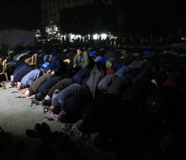 صلاةالعشاء في الساحات العامة بدعوة من الجهاد الإسلامي نصرة للقدس (10)