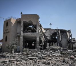 قصف مسجد على بن أبى طالب بحي الزيتون شرق مدينة غزة