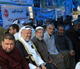  خيمة التضامن مع الاسرى المقامة على ارض السرايا بغزة ‫(39191046)‬ ‫‬