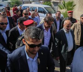  رئيس هيئة المعابر والحدود نظمي مهنا خلال زيارة مجمع أبو خضرة  ‫(38797826)‬ ‫‬
