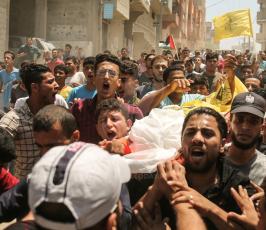  جثمان الشهيد الطفل محمود الغرابلي (4).JPG