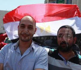 فلسطينيون يتضامنون مع "مصر وسوريا" وسط رام الله