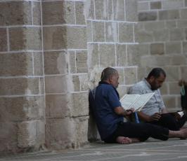 جلسات القرآن الكريم من المسجد العمرى الكبير بغزة ‫(30176661)‬ ‫‬