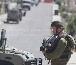 الاحتلال يقتحم منطقة سطح مرحبا في رام الله ويعتقل شابين