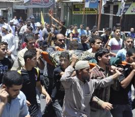 جماهير رفح تشيع شهداء مجزرة عائلة غنام من مسجد العودة وسط رفح