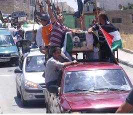 جماهير غفيرة تشيع جثمان الشهيد أبو غوش في دورا بالخليل