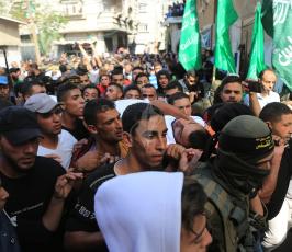  تشييع جثامين شهداء سرايا القدس وكتائب القسام في البريج ودير البلح والقرارة وخانيونس (32)