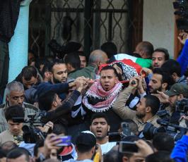 جنازة الشهيد ابراهيم ابو ثريا ‫(39322118)‬ ‫‬
