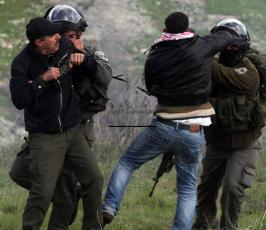 خاص فلسطين اليوم.اعتقالات وإصابات بالاختناق في "المناطير" قرب نابلس