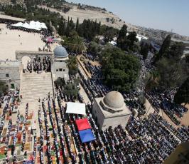 صلاة الجمعة في يوم القدس العالمي داخل باحات المسجد الأقصى المبارك