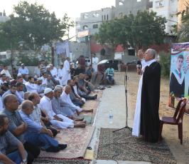 الجهاد الإسلامي يصلي العيد أمام منزل الشهيد الإعداد كامل الإعداد بغزة ‫(37945872)‬ ‫‬
