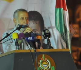 صلاة العشاء ووقفة مع الأسرى أمام مقر المفوض السامي بغزة