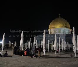نحو ٢٠٠ الف مصل أدوا صلاة الجمعة الاولى من شهر رمضان في المسجد الاقصى المبارك