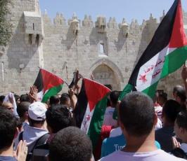 مسيرة حاشدة وسط القدس المحتلة تضامنا مع الأسرى في معركة الأمعاء الخاوية