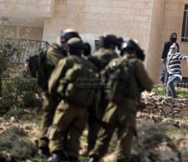 خاص فلسطين اليوم..إصابة المئات بالرصاص والإختناق أمام سجن "عوفر" قرب رام الله
