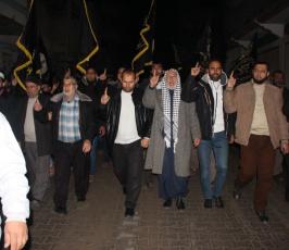 الجهاد تزور بيوت عوائل الأسرى  ‫(42795524)‬ ‫‬