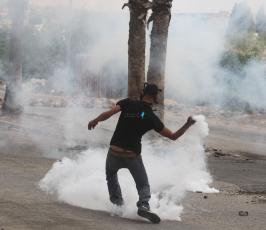 خاص فلسطين اليوم..مواجهات بين شبان فلسطينيين وقوات الاحتلال في قرية سلواد شرقي رام الله