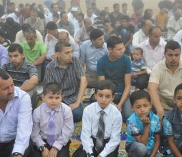 اهالى غزة يتدفقون لاداء صلاة العيد