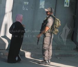 آلاف المواطنين يزحفون إلى القدس لتأدية صلاة الجمعة الثالثة من شهر رمضان المبارك في المسجد الأقصى المبارك