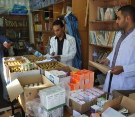 الجهاد تنظم لجان طبية لتقديم الفحوصات والأدوية للمشردين في مراكز الإيواء