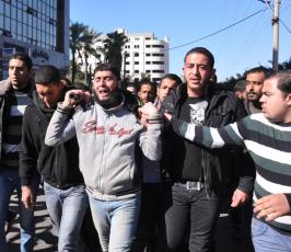 بالصور:جماهير غفيرة تشيع جثمان الشهيد المجاهد "محمد العجلة"
