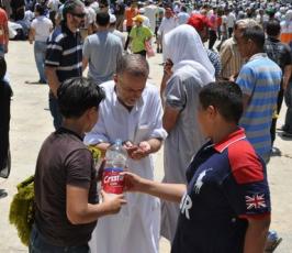 كيف قضي المصلون أوقاتهم في الاقصى المبارك في ظل موجة الحر الشديدة