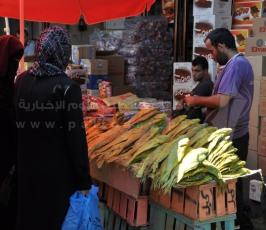 "الفسيخ".. الأكلة التي تُزين عيدَ الغزيين