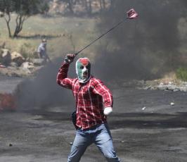 مواجهات بين قوات الاحتلال وشبان فلسطينيين بذكرى النكسة