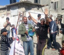  أهالي المعتقلين بالضفة وغزة يستعدون  لاستقبال أبنائهم المفرج عنهم