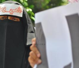 ناشطون يغلقون مكتب المندوب السامي بغزة
