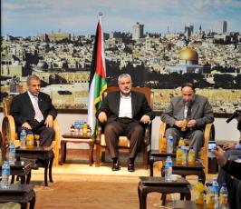 وفد طبى مصرى يزور رئيس الوزراء الفلسطينى بغزة