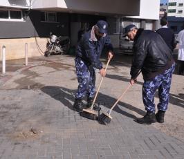 الشرطة الفلسطينية بغزة تقوم بحملة تنظيف لمشافى غزة