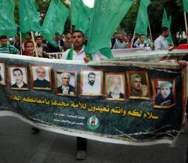 غزة تواصل فعالياتها تضامناً مع الأسرى الأبطال في سجون الاحتلال