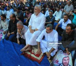 صلاة الجمعة امام الصليب ‫(35652101)‬ ‫‬.JPG