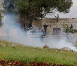 الاحتلال يقمع مسيرة النبي صالح ويعتدي على الاطفال في "جمعة الطفل الفلسطيني"