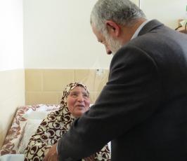 وفد من حركة الجهاد  فى زيارة لخنساء فلسطين الحاجة أم رضوان الشيخ خليل ‫(1)‬