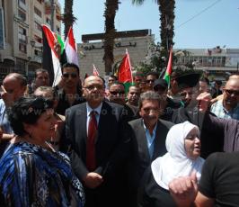 فلسطينيون يتضامنون مع "مصر وسوريا" وسط رام الله