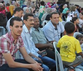 ا مدرسة عباد الرحمن تخرج فوج المتفوقين بالعام الداراسى2013-2014